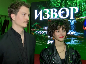 Девојка из града, заљубљени момак са села и њихове породице... Ускоро прва епизода породичне серије „Извор"