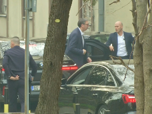 Вучић посетио Дачића у болници