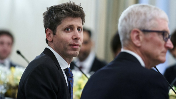 После Пентагона – и НАТО, Сем Алтман жели да ChatGPT чешља и поверљиве мреже Северноатлантског савеза