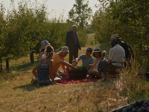 Шта нас повезује, а шта нас раздваја –  питање које поставља заплет породичне серије „Извор"