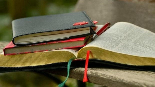 Пут у речи                         : Слушајте „Пут у речи" и размишљајте о језику