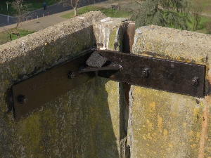 Пукотине, корозије и пола века - колико су безбедне старе зграде на Новом Београду