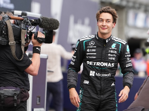 Расел освојио пол позицију у Аустралији, Ферстапен излетео са стазе