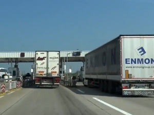 ТАГ уређај сада обавезан за камионе – хоће ли то смањити гужве на наплатним станицама