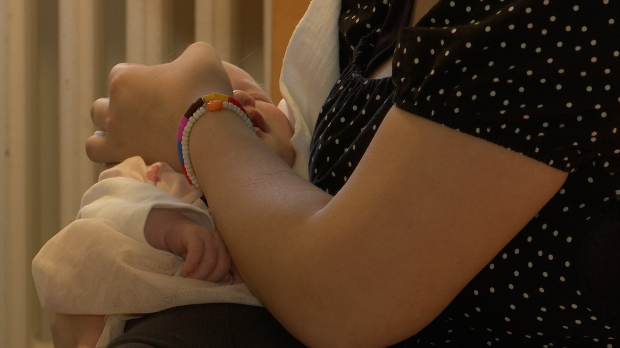 Остављени на почетку живота – ко брине о бебама без родитељског старања