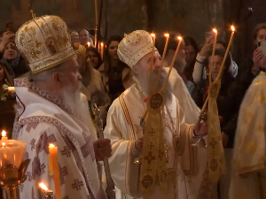 Патријарх Порфирије служио литургију у манастиру Високи Дечани