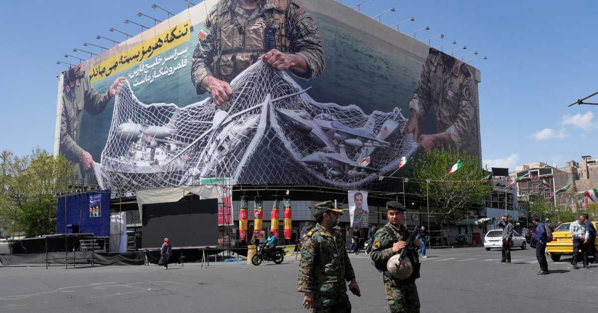 Венс оптужује Иран за "економски тероризам"; кинески танкер пробио америчку блокаду