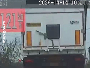 Возио камион са приколицом под дејством наркотика кроз насељено место 121 километар на сат