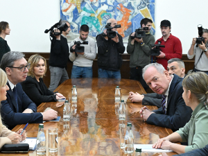 Председник Вучић завршио консултације са три политичке странке