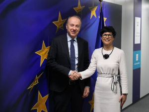 Ректор Ђокић у Бриселу са европском комесарком за проширење Мартом Кос