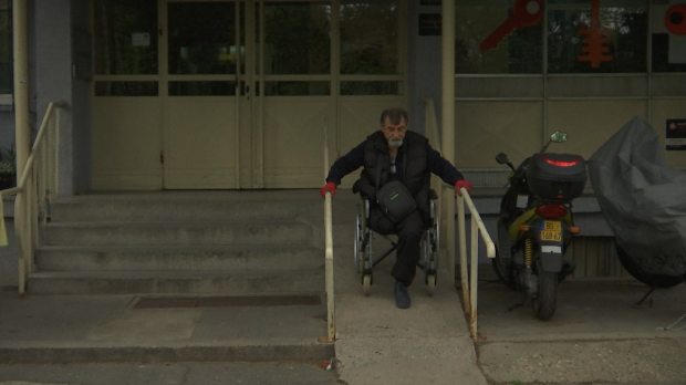 Заробљени у солитеру – није довољно да постоји рампа, битно је и каква