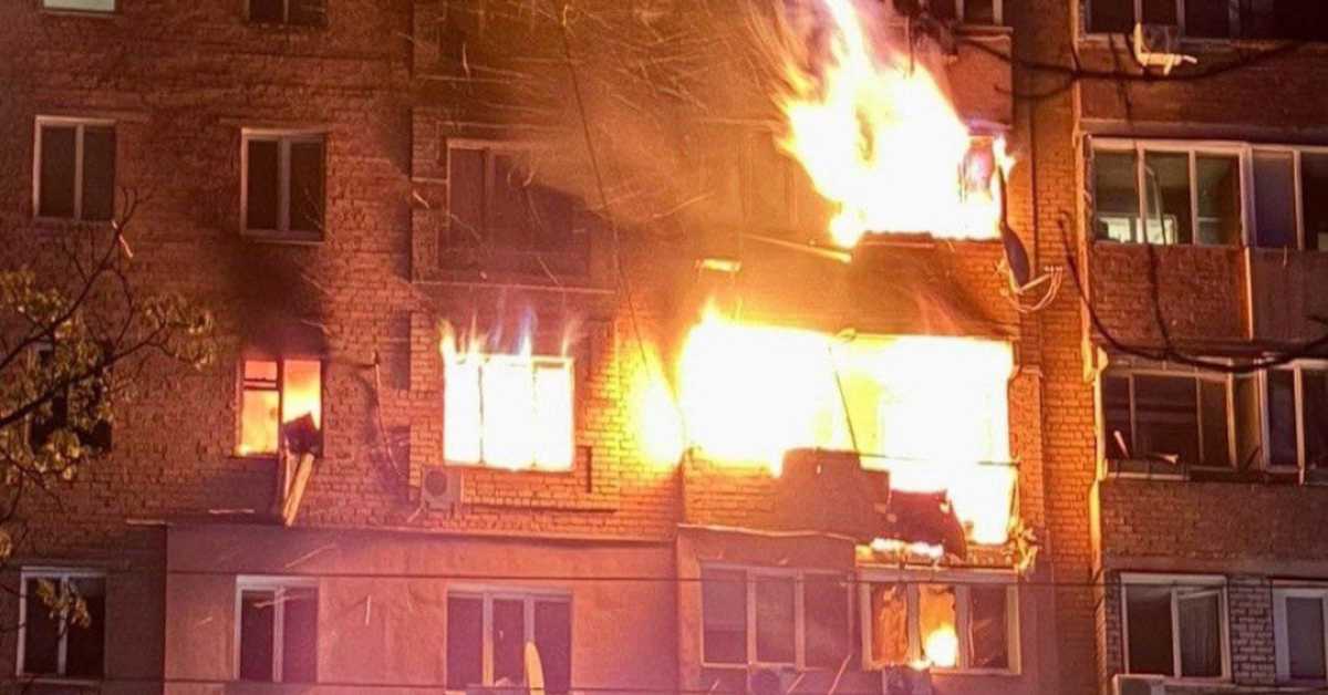 Објављен снимак: Погођена стамбена зграда у Дњепру; руска нафта стигла у Словачку преко "Дружбе"