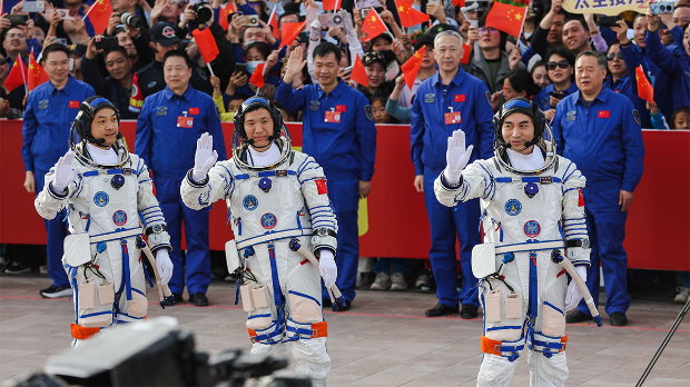 Корњача и зец: хоће ли Кина победити САД и прва освојити Месец