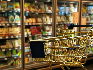 Измењено радно време за Први мај – како ће радити продавнице, превоз и услуге