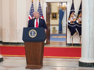 Трамп: Спасен амерички пилот авиона обореног у Ирану, повређен је, али је жив и здрав