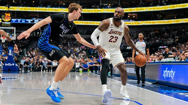 Далас савладао Лејкерсе уз рекорд Купера Флега, Оклахома рутински надиграла Јуту