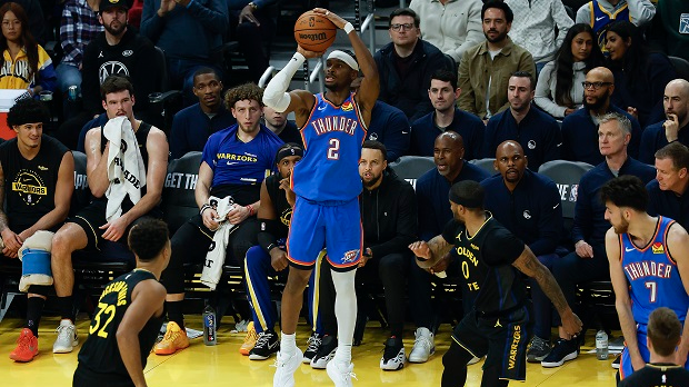 Оклахома декласирала Лејкерсе и помогла Денверу