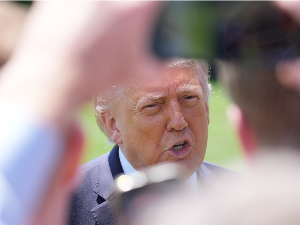 Трамп није задовољан новим иранским предлогом; Медији: Иран користи примирје за ископавање оружја