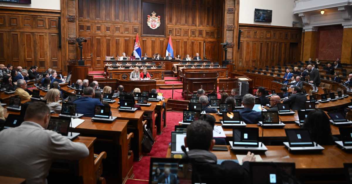 Наставак седнице Скупштине, посланици расправљају о изменама изборних закона