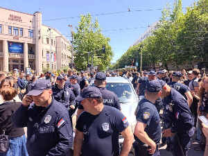 Инциденти код Правног факултета – оборен мушкарац током блокаде раскрснице, ухапшен возач