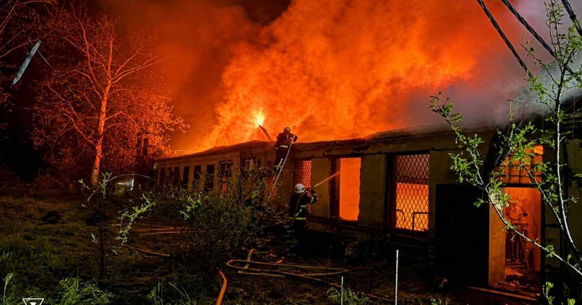 Зеленски упозорава Белорусију: Реаговаћемо ако буде требало; масовни удар на Харков