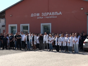 Настављен протест здравствених и просветних радника на КиМ због хапшења директора