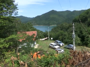 Почело рушење викендица на обали Газивода, присутне јаке полицијске снаге
