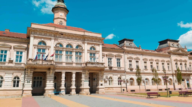 На три воде: Јутарњи програм из три студија