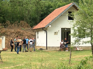 Перовић са власницима викендица на језеру Газиводе; Михајловић: Спремни смо на сваки договор, осим на рушење