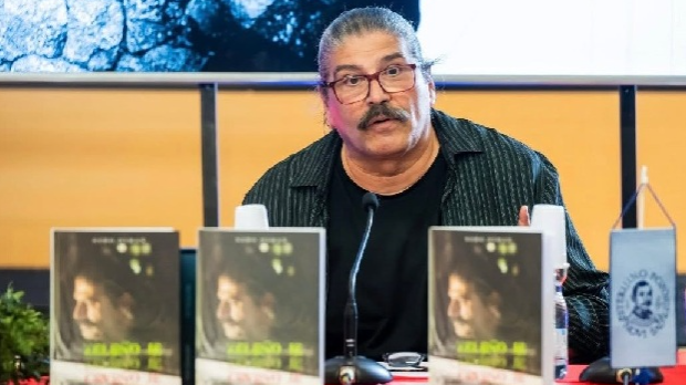 Romano Them: Зелено је зелено је црвено