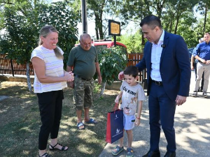 Милићевић посетио породицу која се вратила из Немачке: "Србија је место за будућност"