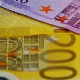 Долар узвраћа ударац, евро на најнижој вредности у последњих 17 месеци