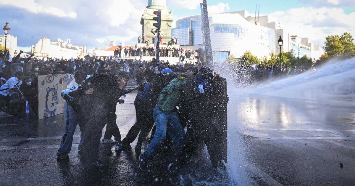 "Четврти чин" протеста у Француској: Сукоби и хапшења на Тргу Бастиља; власт шаље 3.000 наставника у школе