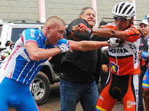 Масовна туча бициклиста у Венецуели!