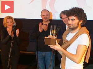 Јаја подељена, „Кустендорф“ спустио завесу