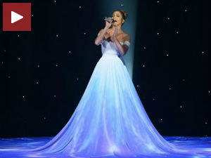 Већ имамо хаљину године?!