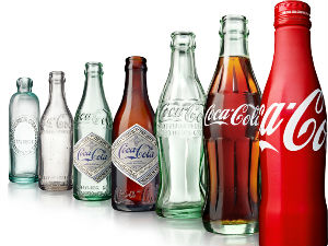 Век чувене „кока-колине“ боце