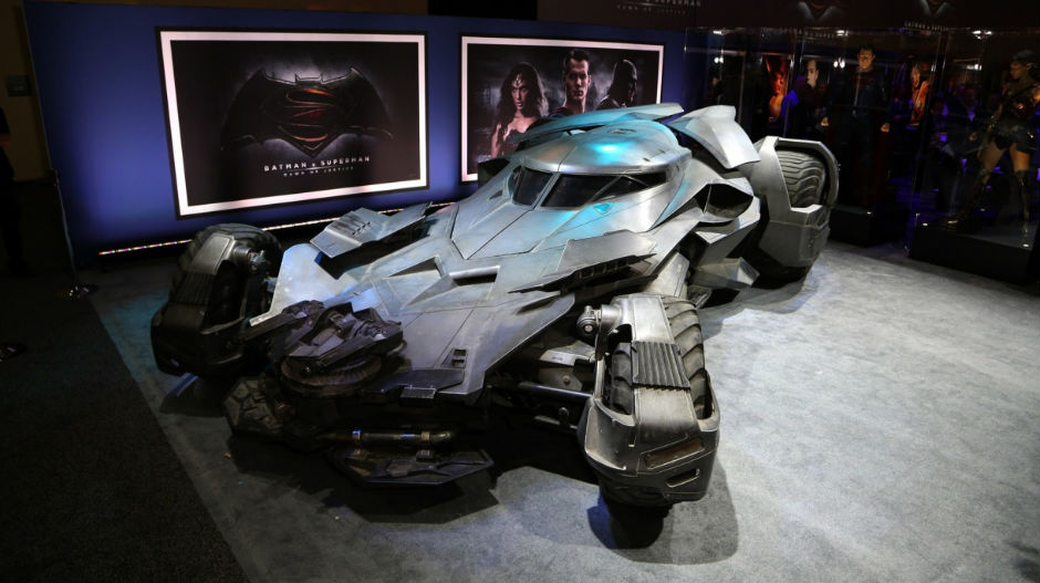 Бетмен аутомобил позајмио од Предатора?