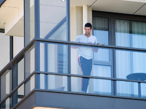 "Новакова тераса је већа од моје собе, али он бар не ћути као Надал и Тим"