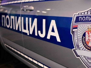 Ухапшен држављанин Пакистана, покушао у гепеку дипломатског "мерцедеса" да прокријумчари мигранте