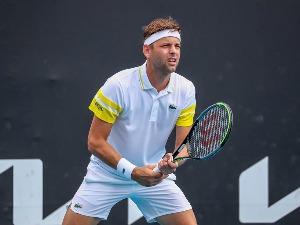 Крајиновић преко Андухара до трећег кола АО, следи дуел са Медведовом