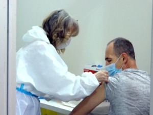 Када се неко инфицира између прве и друге дозе вакцине, какав је даљи протокол