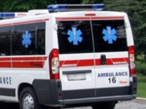 Двоје младих страдало од струјног удара у кући у Кремнима