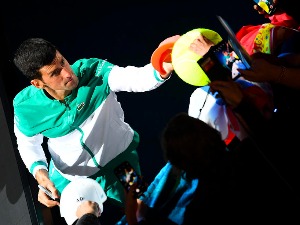 Медији: "Краљ Аустралије", "Немилосрдни и непобедиви Ђоковић"