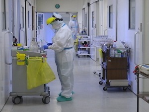 Др Николић из црвене ковид-зоне бије битку и са болешћу трогодишње ћерке Саре