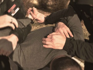 Врањанац ухапшен због сумње да је таста полио бензином и запалио га