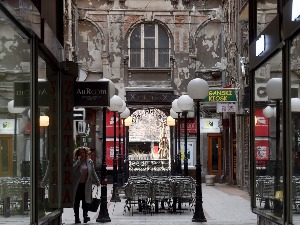 Влада усвојила нове мере – шта од понедељка остаје закључано, а шта може да ради и под којим условима