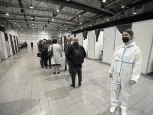 У Србији почела вакцинација привредника из региона, пријављено њих 7.500