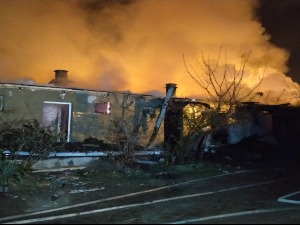 У пожару у Нишу изгорело и оштећено десет кућа, нема повређених