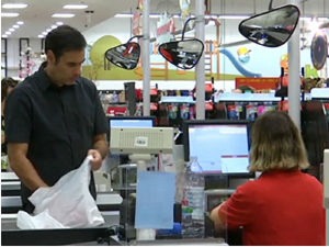 Трговински радници - заборављени на првој линији фронта у борби против короне